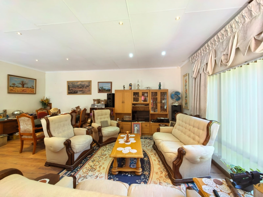 5 Bedroom Property for Sale in Sasolburg Ext 4 Free State